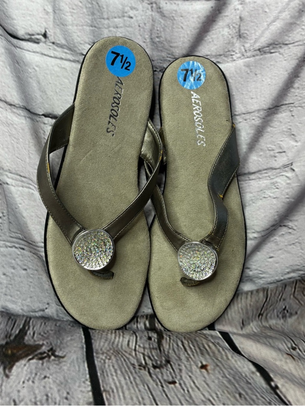 5/$20 A2 by Aerosoles Black Thong Sandals Metallic Accent Comfort Slip On Sz 7.5